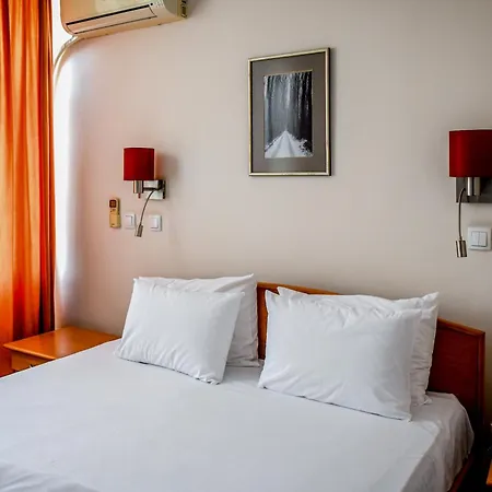 Fontana 3*